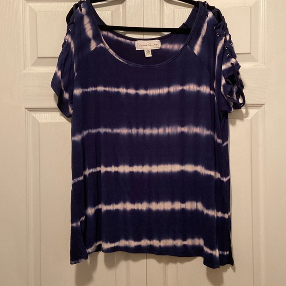 Tee Shirt - Picture 1 of 5